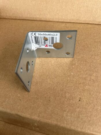 Sutra leņķis 50x50x40x2,0 ar ribu AR 4055